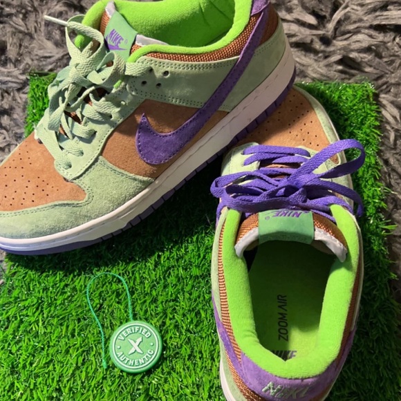 sb dunk veneer resell